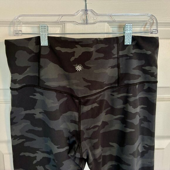 Athleta Elation Capri Women's Camo Large Athletic Leggings Activewear Tight Fit - Picture 3 of 6